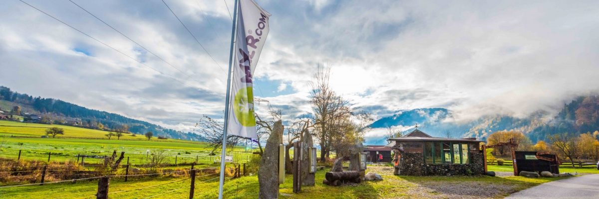 Radltreff am Auenbach, mit Trinkbrunnen und einem kleinen Imbiss