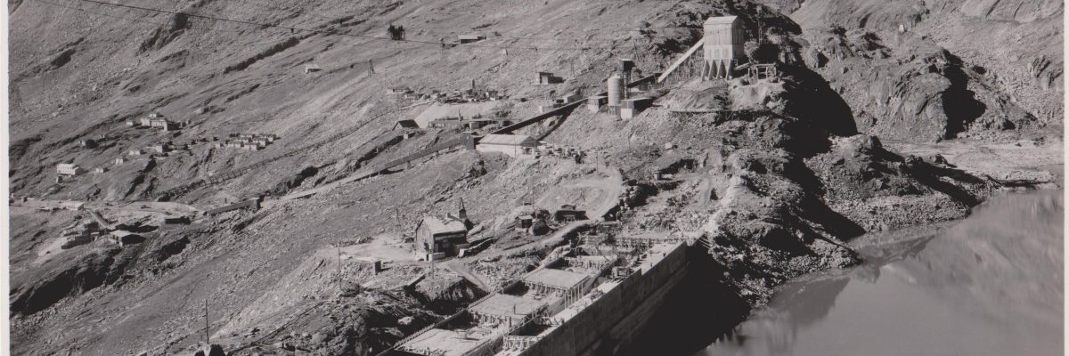 Bau der Staumauer beim großen Mühldorfer See