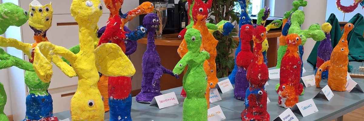 verschiedene bunte Skulpturen